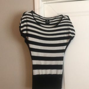 Black and white sweater shirt